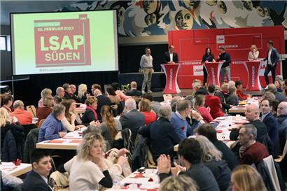 „Substanziell“ solle die Reduzierung der Arbeitszeit ausfallen, sagte Georges Engel am Samstag in Keispelt, ins Detail ging der Arbeitsminister aber nicht
