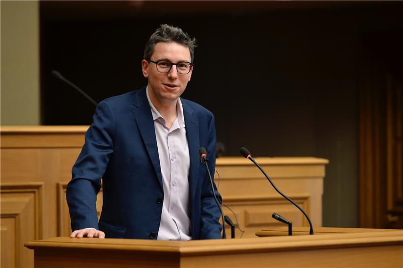 Sven Clement möchte, dass die Staatsanwaltschaft gegen mögliche Impfdrängler vorgeht 
