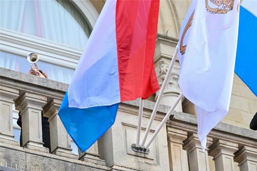 Symbolbild: Der Thronwechsel wird musikalisch begleitet 
