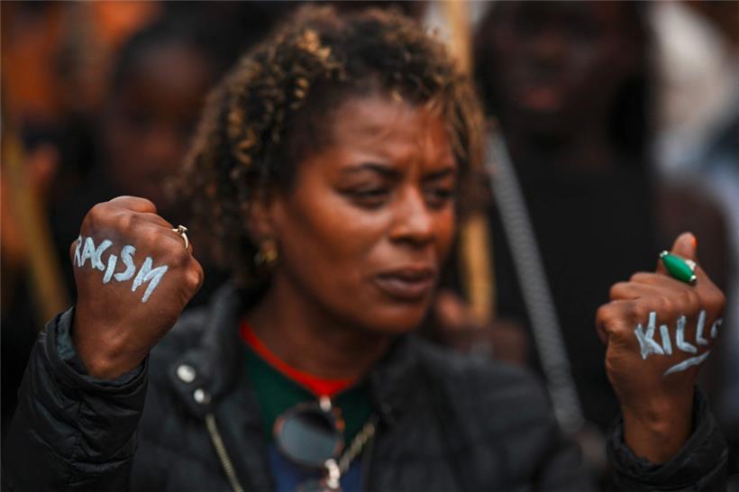 Symbolbild einer Demonstration gegen Rassismus
