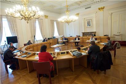 Syvicol-Komitee geht auf Distanz: Wegen der sanitären Schutzmaßnahmen tagt das Gemeindesyndikat im großen Saal des Rathauses in Luxemburg-Stadt. Hauptdiskussionspunkt der Komitee-Sitzung ist die Wiedereröffnung der Grundschulen, Tagesstätten und „Maisons relais“ am 25. Mai. 
