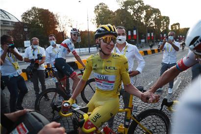 Tadej Pogacar konnte das Gelbe Trikot auf der 20. Etappe erobern – gestern feierte der 21-Jährige den Gesamtsieg bei der Tour de France
