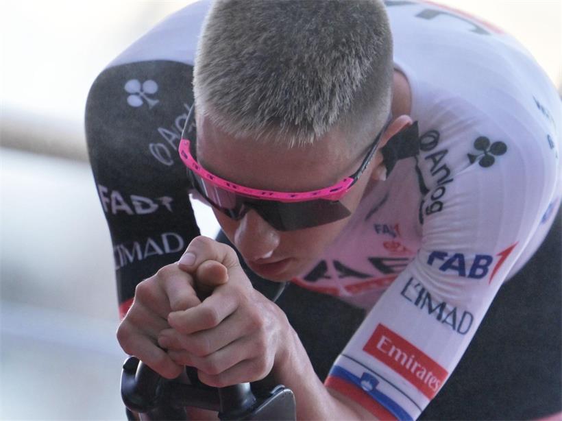 Tadej Pogacar muss seine Saison nach seinem Sturz bei der Vuelta beenden