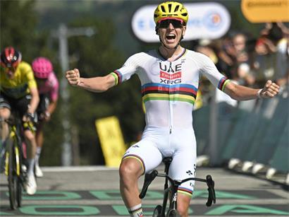 Tadej Pogacar gewinnt Schlusssprint vor Jonas Vingegaard bei spannendem Radrennen