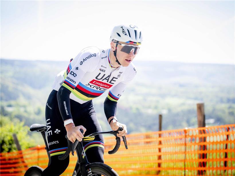 Tadej Pogacar und Paul Seixas treffen sich erstmals bei Radrennen am Sonntag, spannender Duell im Profi-Radsport.