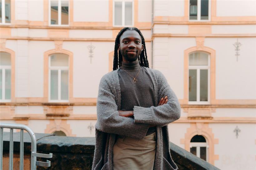 Tänzer, der auf High Heels überzeugt: Aymeric Kabore
