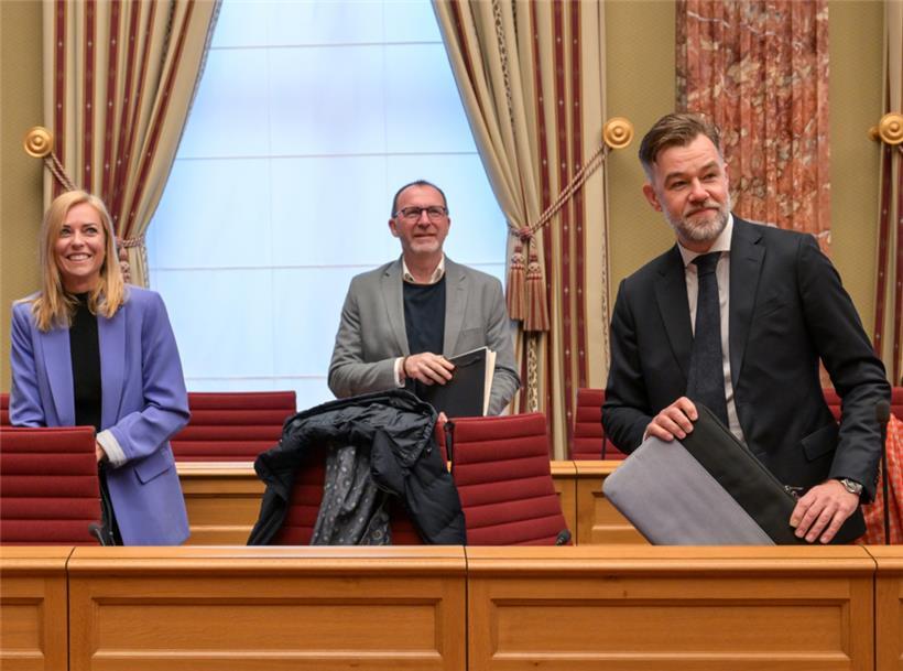 Taina Bofferding, Georges Engel und Franz Fayot (v.l.) bestehen auf einer umfassenden Aufklärung in der Caritas-Affäre
