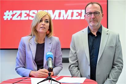 Taina Bofferding und Georges Engel bei der Pressekonferenz der LSAP über Plattformarbeit
