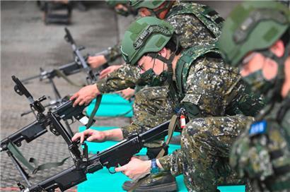 Taiwanesische Reservisten nehmen an einer Militärübung teil
