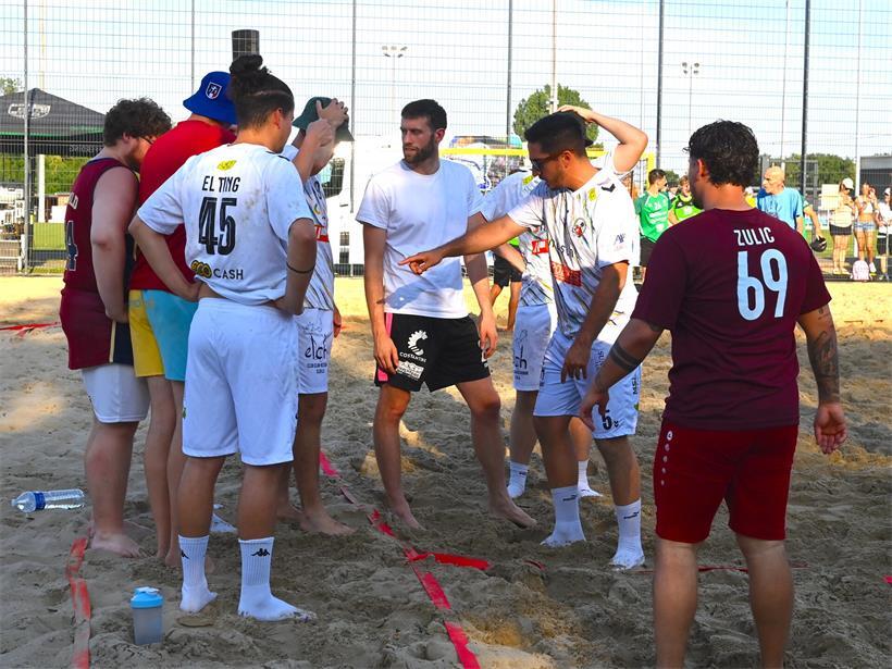 Titel im Sand vergeben: Red-Boys-Damen und Standard-Herren sind Meister