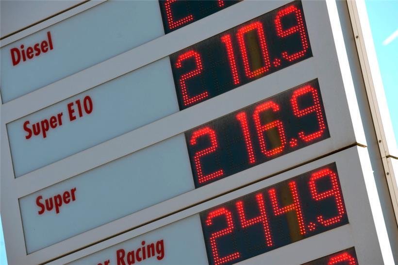 Tanken wird eine immer teurere Angelegenheit
