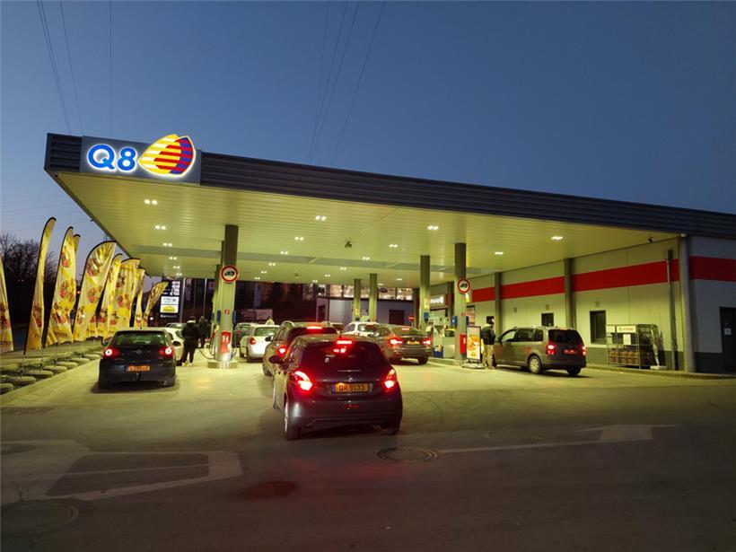 Tankstellen vor der Diesel-Preiserhöhung um 18,5 Cent in der Nacht vom 4. auf den 5. März 2022 (Foto vom 4. März 2022)
