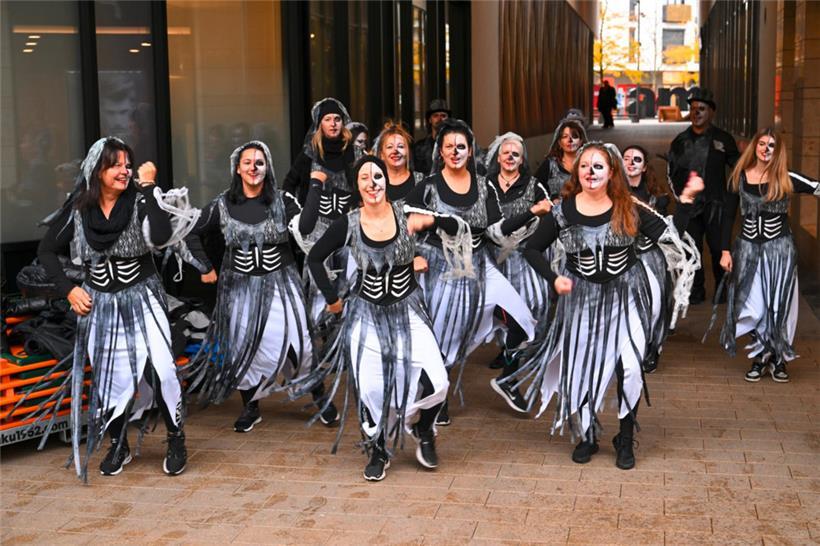 Tanz der Vampire? In Düdelingen feierte man etwas früher Halloween.
