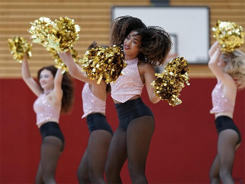 Ein Fest des Basketballs: Viele Zuschauer, Comebacks und überraschend starke Außenseiter