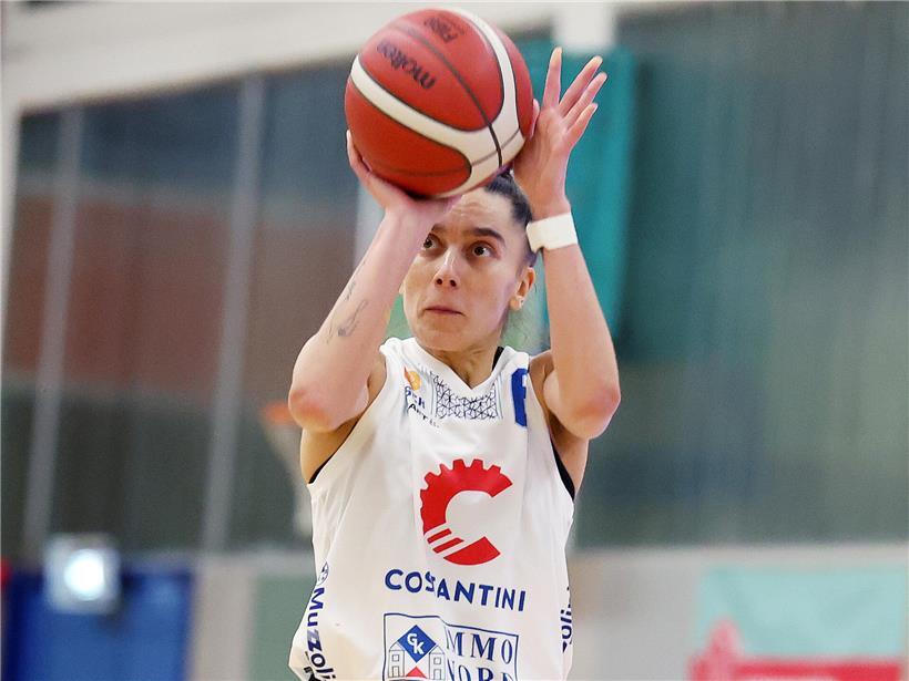 Tatsiana Likhtarovich und die Escher Damen feiern Einzug ins Basketball-Halbfinale.