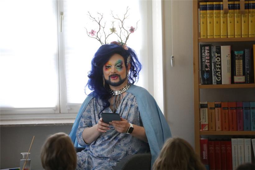 Tatta Tom in der Escher Bibliothek im Juli 2023. Die Lesung hatte im Vorfeld für viel Wirbel gesorgt.
