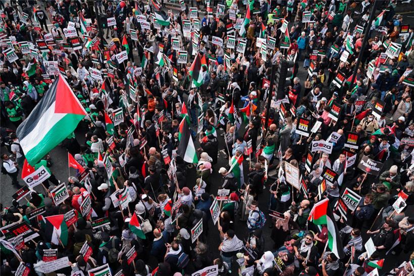 Tausende Menschen nahmen am Samstag weltweit an pro-palästinensischen Demonstrationen teil
