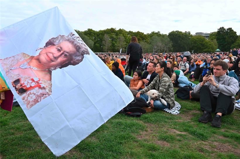 Tausende verfolgten die Trauerzeremonie im Londoner Hyde Park

