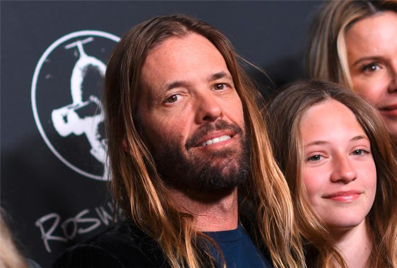 Taylor Hawkins bei der Open Road Premiere von „Studio 666“ im TCL Chinese Theater in Hollywood, Kalifornien am 16. Februar
