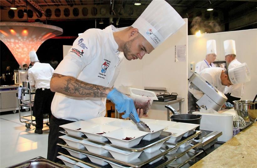Team Luxemburg musste 120 Mal Gerstensalat mit Ziegenkäse-Pralinés und Eisenkraut servieren – sehr zur Freude der Gäste
