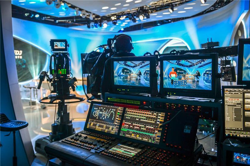 Technisch auf einem ganz hohen Niveau war die Teampräsentation von Groupama-FDJ
