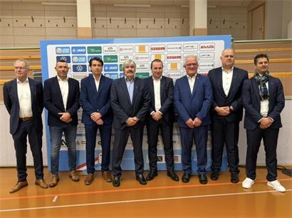 Teil des neuen FLF-Verwaltungsrats: Erny Decker, Fernando Cardoso, Corrado Fecchi, FLF-Präsident Paul Philipp, Alex Krüger, Leo Hilger, Marco Richard und Christian Weis (v.l.)