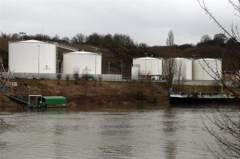 Teile der stategischen Ölreserven Luxemburgs lagern im Merterter Hafen
