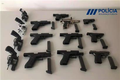 Teilweise wurden Schreckschusspistolen zu tödlichen Waffen umgebaut
