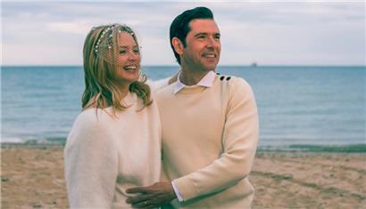 Tel le gourou d’une secte, Grégoire (Melvil Poupaud) isole peu à peu Blanche (Virginie Efira)

