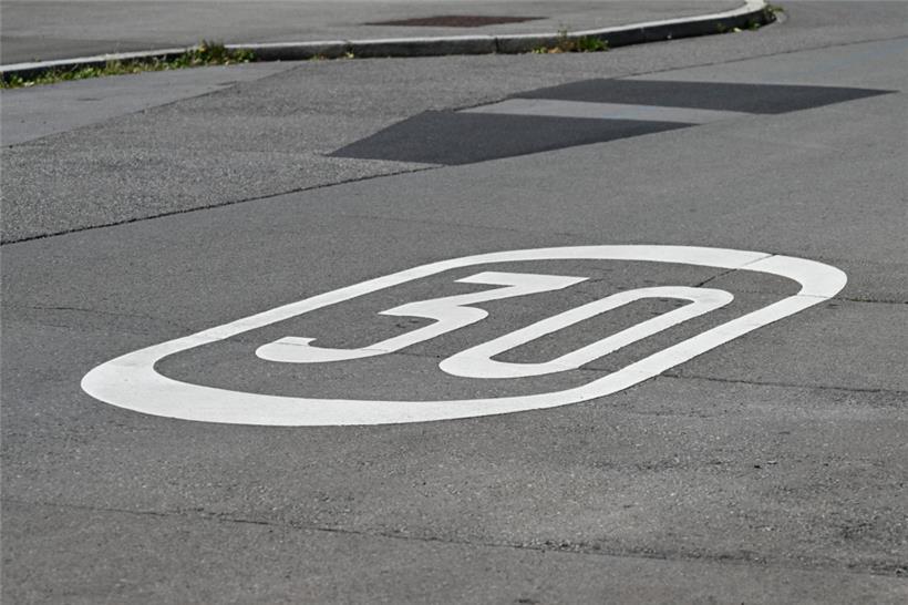 Tempo 30 soll innerorts landesweit die Regel sein und nicht mehr speziell ausgew...