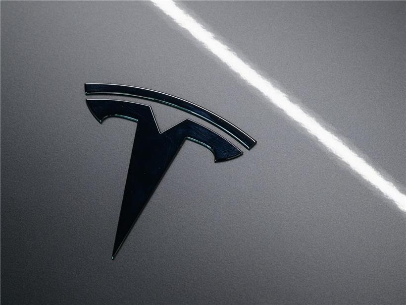 Tesla-Fahrer in den Niederlanden nutzen künftig die Selbstfahrfunktion ihres Autos auf öffentlichen Straßen