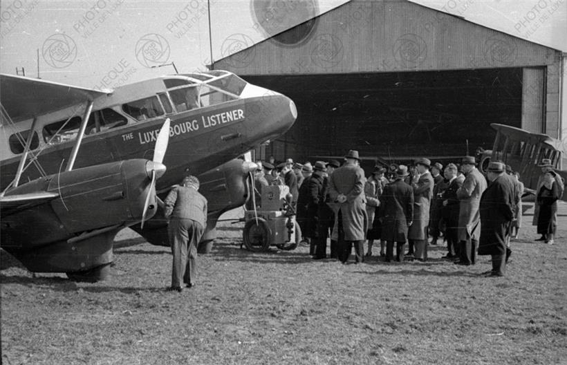 „The Luxembourg Listener“ vor dem Escher Hangar
