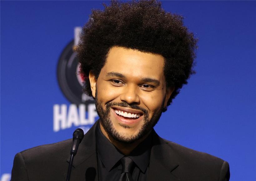 The Weeknd, Sänger aus Kanada, spricht während der Halbzeit-Pressekonferenz vor dem Super Bowl 
