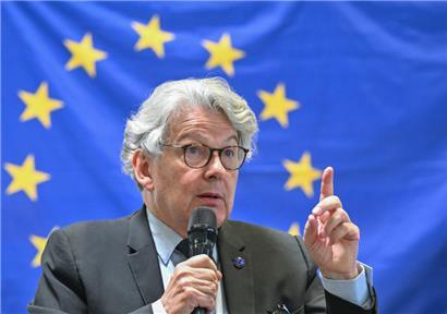 Thierry Breton, früherer EU-Kommissar für Binnenmarkt und Dienstleistungen, spricht auf einer Veranstaltung
