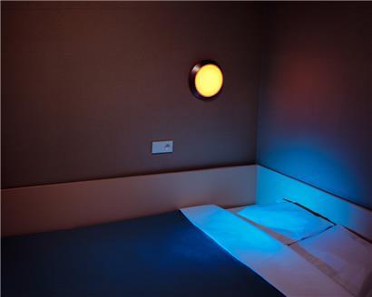 Thomas Demand, Refuge II, 2021, C-Print/Diasec, 160 x 200 cm
