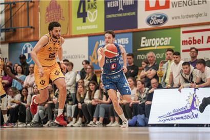 Thomas Grün (in Blau) und Esch können sich am kommenden Samstag den Meistertitel sichern
