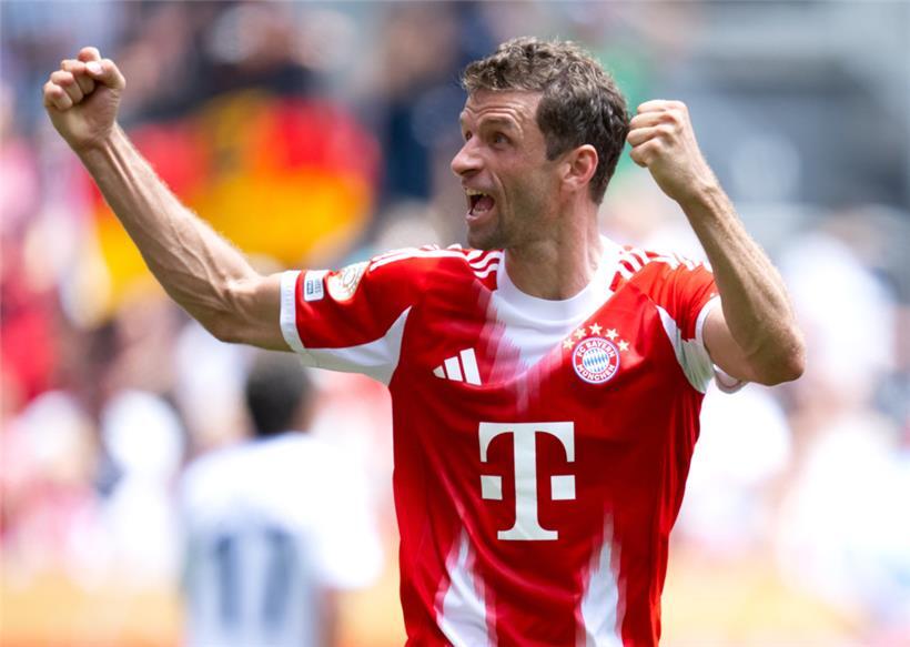 Thomas Müller setzt seine große Fußball-Karriere in Nordamerika fort. Der langjährige Profi des FC Bayern wechselt nach Kanada zu den Vancouver Whitecaps
