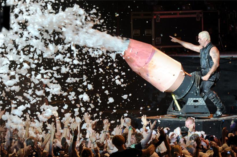 Till Lindemann, Frontmann von Rammstein, beim „Wacken“-Auftritt 2013
