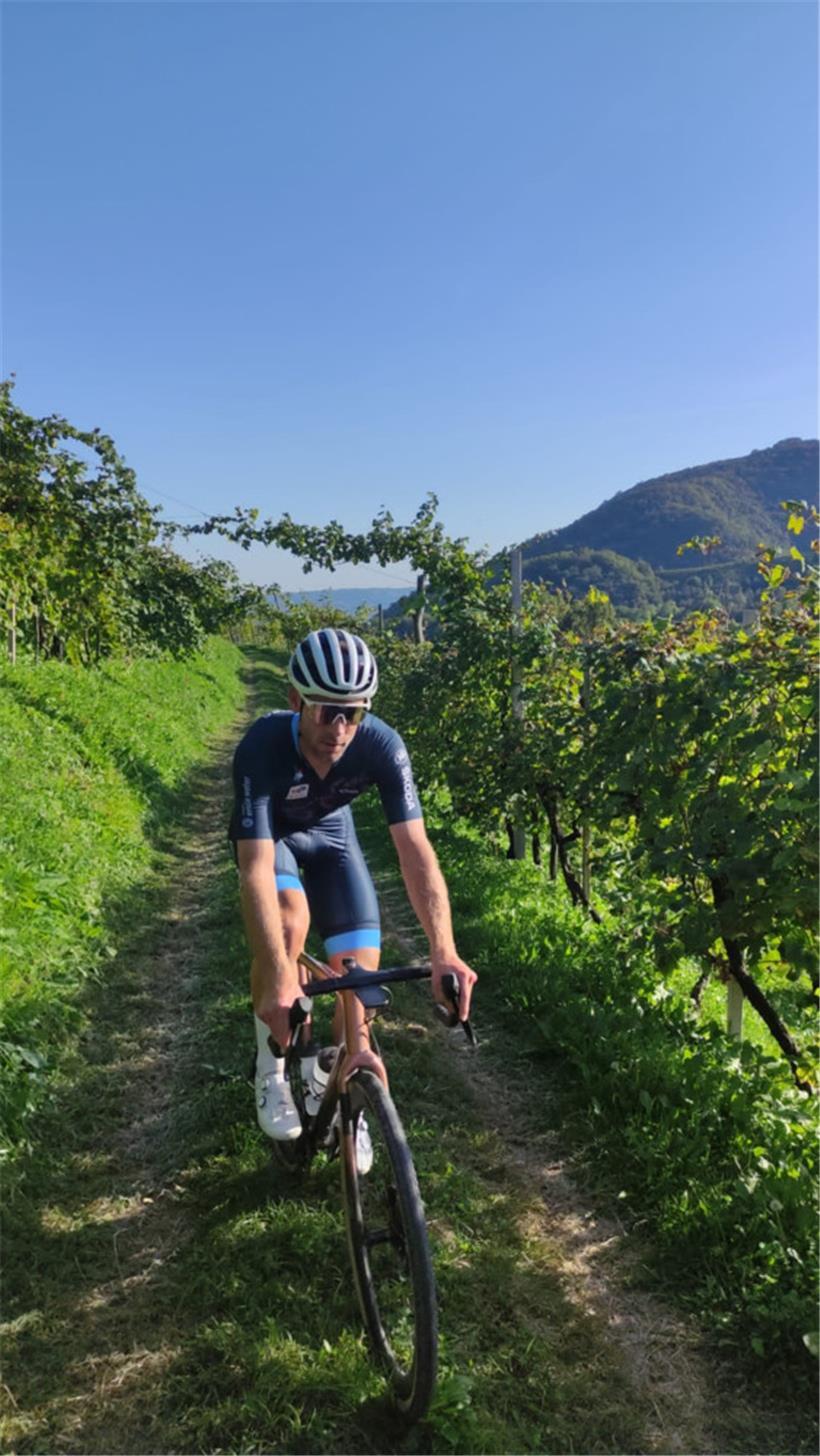 Tim Diederich fährt am Sonntag beim Elite-Rennen der Gravel-WM mit 
