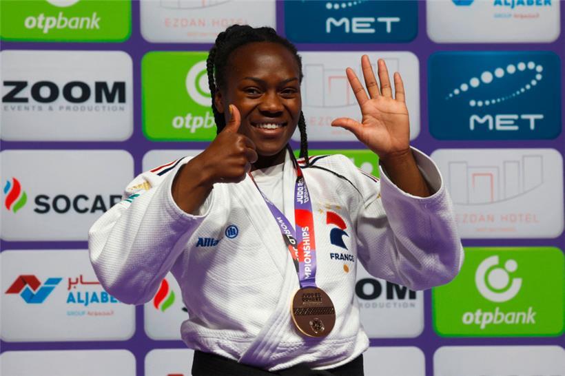 Titel Nummer sechs in der Tasche: Clarisse Agbegnenou holte sich knapp elf Monate nach der Geburt ihrer Tochter in Doha ihr sechstes WM-Gold 
