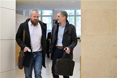 Tom Brassel (l.) und sein Anwalt Tom Berend hatten keinen großen Redebedarf nach der Sitzung der Spezialkommission
