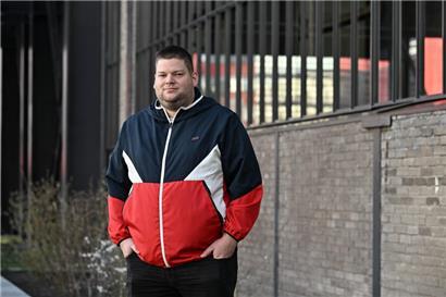 Tom Giombetti – oder T-Way – ist ein luxemburgischer Battle-Rapper
