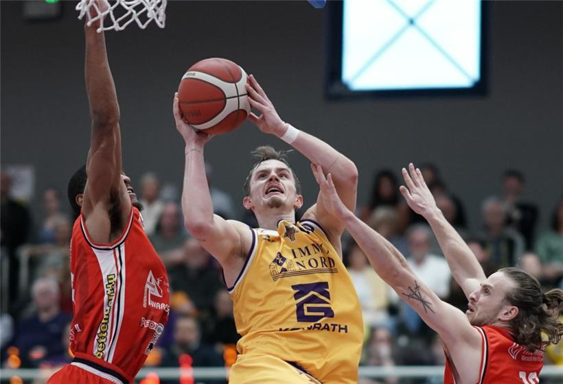 Tom Konen (am Ball) und Amicale Steinsel konnten sich am Mittwochabend gegen Fels durchsetzen
