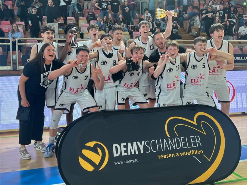 Tom Schumacher (schwarzes Trikot, rechts) hat die T71-Scolaires zum Pokalsieg geführt
