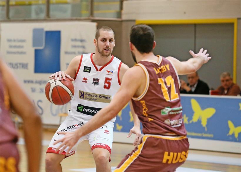 Tom Welter (in Weiß) und die Musel Pikes wissen, dass sie in den kommenden Spielen die direkte Konkurrenz besiegen müssen
