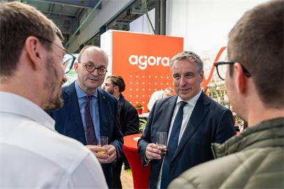 Tom Wirion von der Handwerkskammer zusammen mit Claude Meisch, dem für Wohnungsbau zuständigen Minister