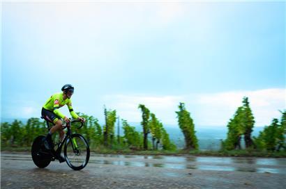 Tom Wirtgen wird in der kommenden Saison nicht mehr das neongelbe Trikot von Bingoal Pauwels Sauces WB tragen
