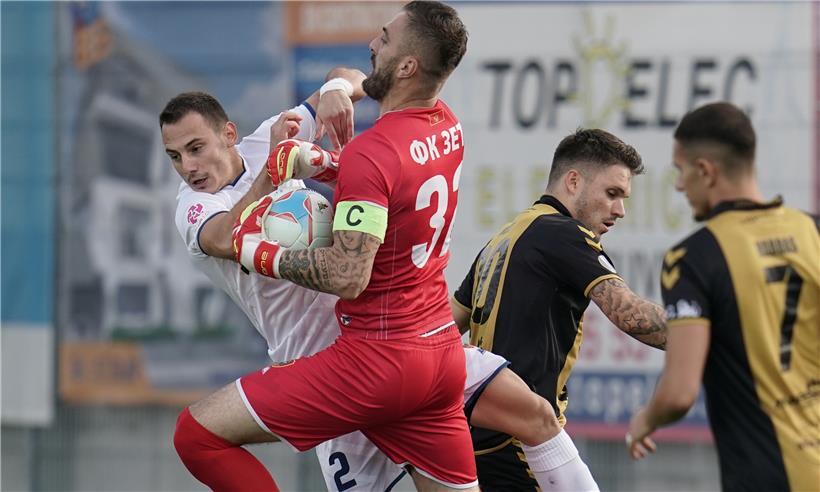 Torwart Zoran Akovic und Aleksandar Milic mussten nach der Niederlage eine weitere schlechte Nachricht verdauen
