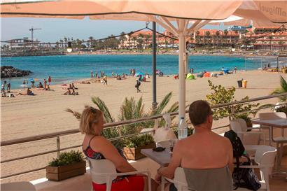 Touristen im Corona-Herbst auf Teneriffa: Zurzeit stehen die Kanarischen Inseln recht gut da
