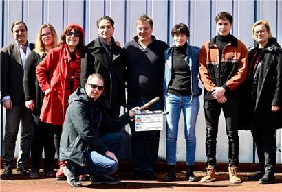 Toute l’équipe sur le tournage de „La mort viendra“: Alexander Dumreicher-Ivanceanu, Caroline Maes, Bady Minck, Marc Limpach, Christoph Hochhäusler, Sophie Verbeeck, Nassim Raci et Bettina Brokemper
